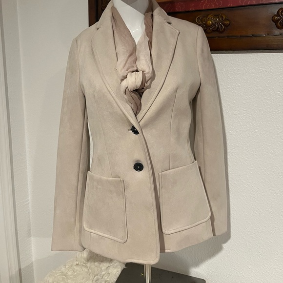 Tahari faux leather jacket - Picture 2 of 9